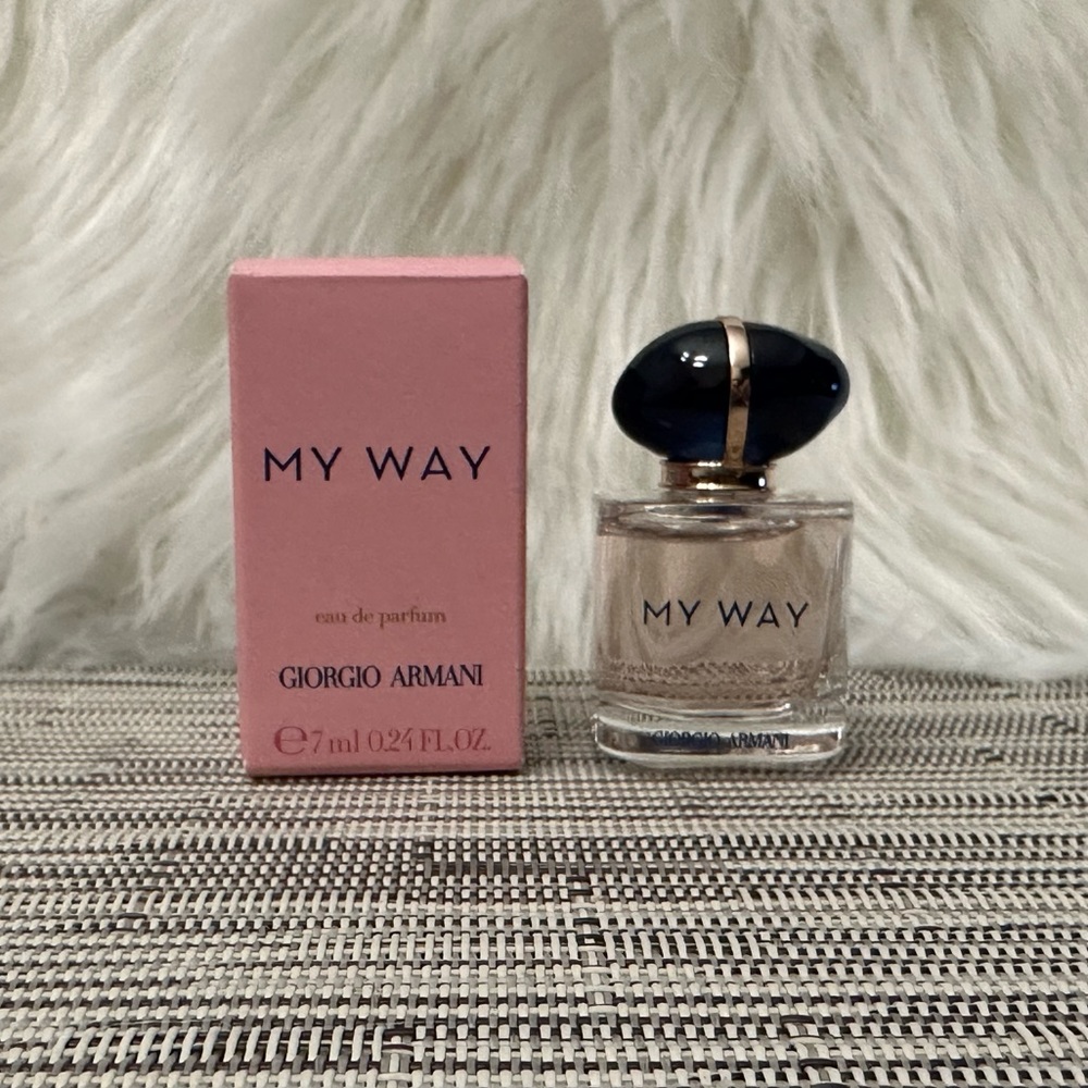 NEW🪷 Giorgio Armani Beauty Bundle - Picture 8 of 8